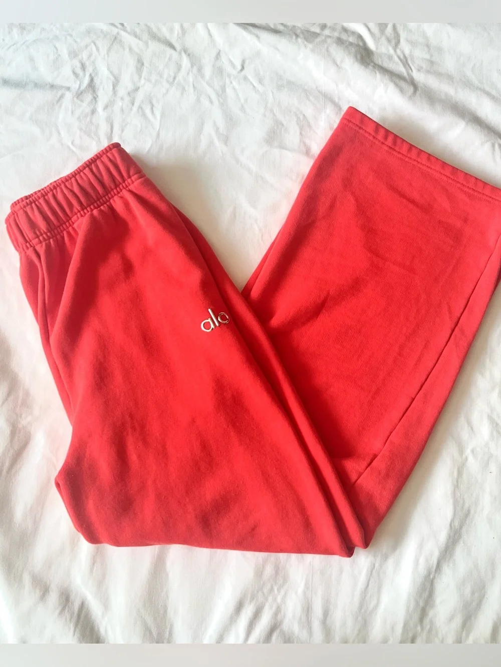 ALO Yoga Red hot summer Lounge Joggers